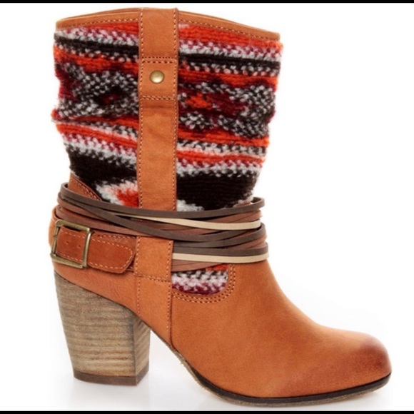 Steve Madden Tolteca Southwest Aztec boho leather Boots size 7.5 - Picture 2 of 11